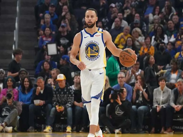 Stephen Curry Catat Rekor Saat Kalahkan Pistons