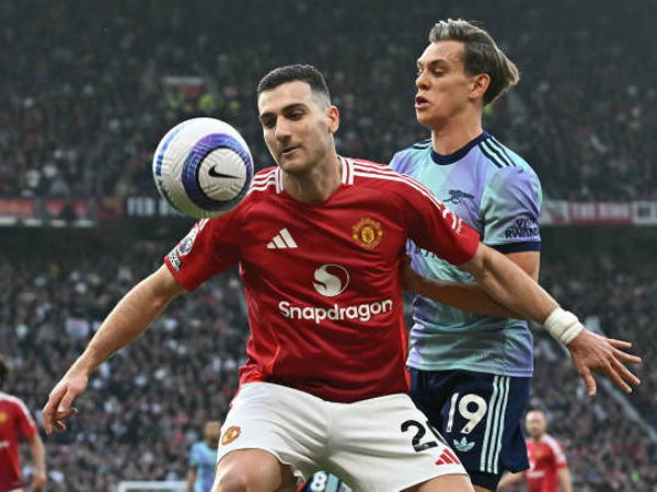 Bangga, Diogo Dalot Rayakan 200 Penampilan Bersama Manchester United