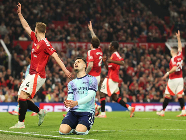 Ingin Bersaing? Legenda Manchester United Nilai Arsenal Butuh Penyerang Top