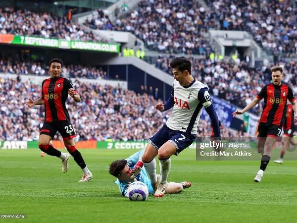 Son Heung-min dijatuhkan oleh kiper Bournemouth, Kepa Arrizabalaga