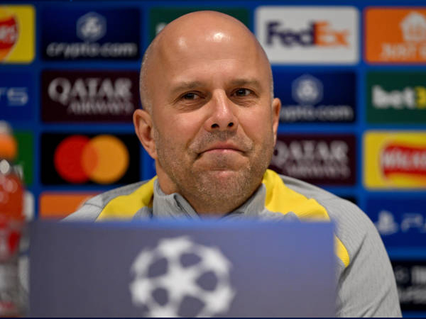 Arne Slot Soroti Penguasaan Bola Liverpool Jelang Duel Kontra PSG