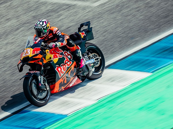 Enea Bastianini mulai memahami motor RC-16.