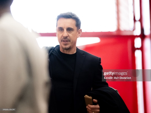 Gary Neville melontarkan kritiknya terhadap Arsenal