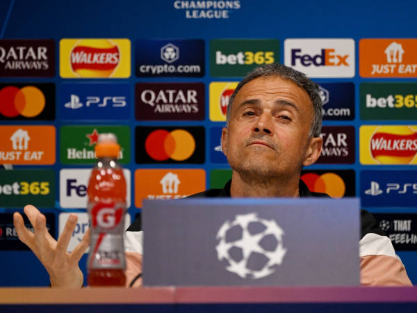 Luis Enrique Yakin PSG Bisa Balikkan Keadaan di Anfield
