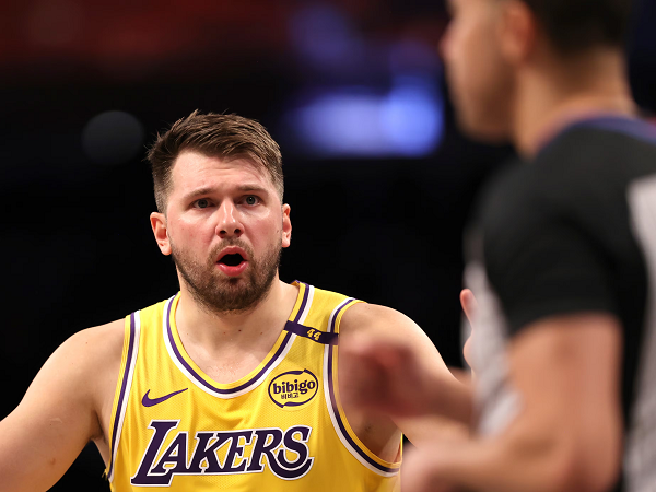 Luka Doncic kesal wasit berat sebelah di laga versus Nets.