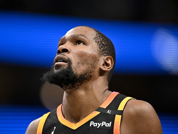 Kevin Durant berpotensi akan berpisah dengan Phoenix Suns di musim panas.