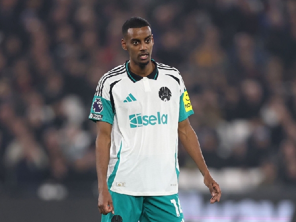 Alexander Isak dipuji rekan setimnya di Newcastle United, Dan Burn
