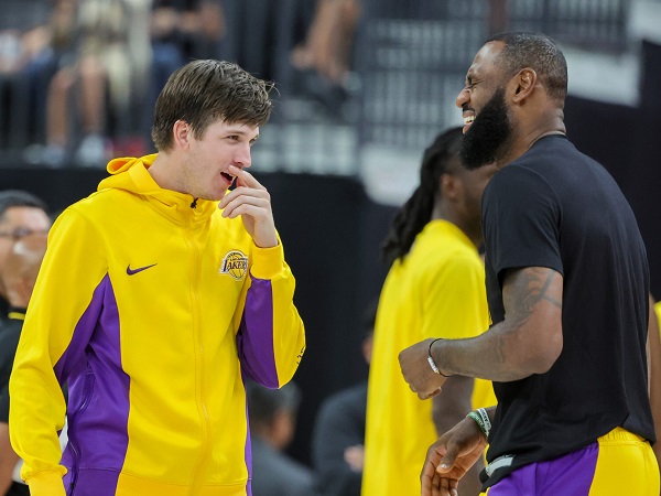 Austin Reaves merasa kagum dengan semangat bermain dari LeBron James.