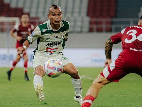 Pemain PSS Sleman, Riko Simanjuntak di laga kontra Persis Solo