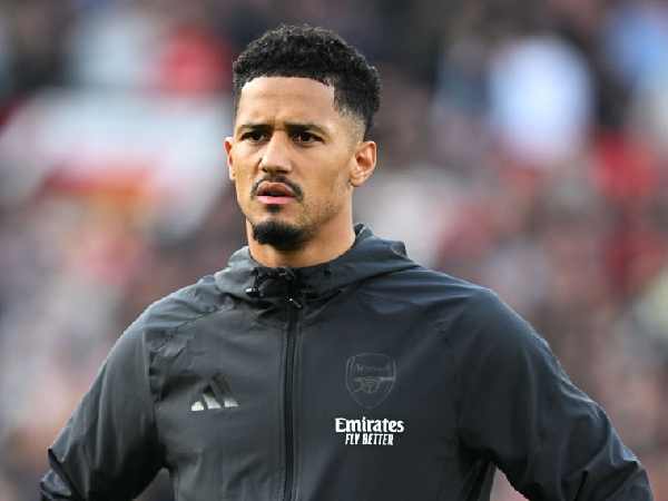 Bek Arsenal, William Saliba