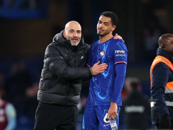 Enzo Maresca dan bek Chelsea, Levi Colwill