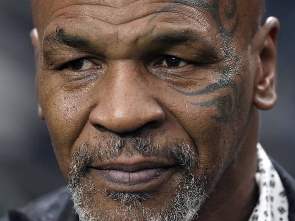 Mike Tyson pernah dihukum karena melakukan pemerkosaan dalam kasus terpisah pada tahun 1992. (Foto: Fight TV)