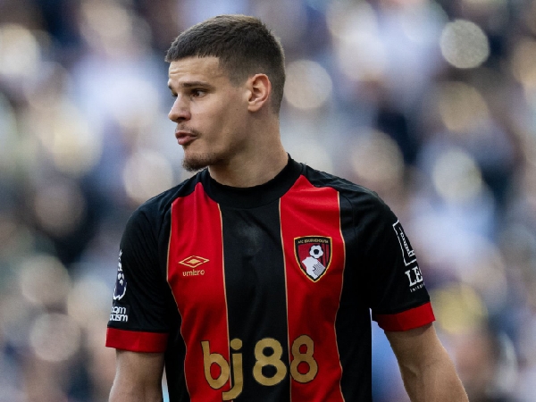 Milos Kerkez dipuji oleh manajer Bournemouth, Andoni Iraola