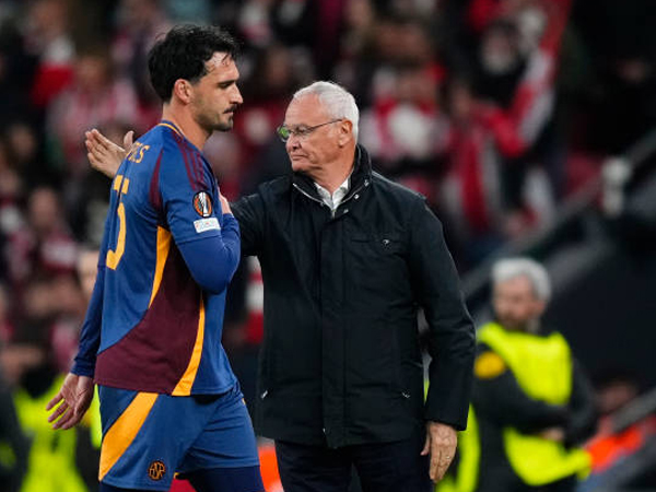 AS Roma Tersingkir, Claudio Ranieri Akui Mats Hummels Pantas Dikartu Merah