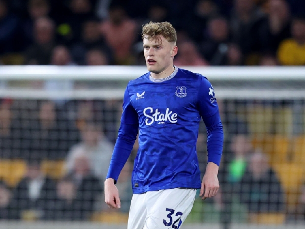 Jarrad Branthwaite diberi dorongan oleh manajer Everton, David Moyes