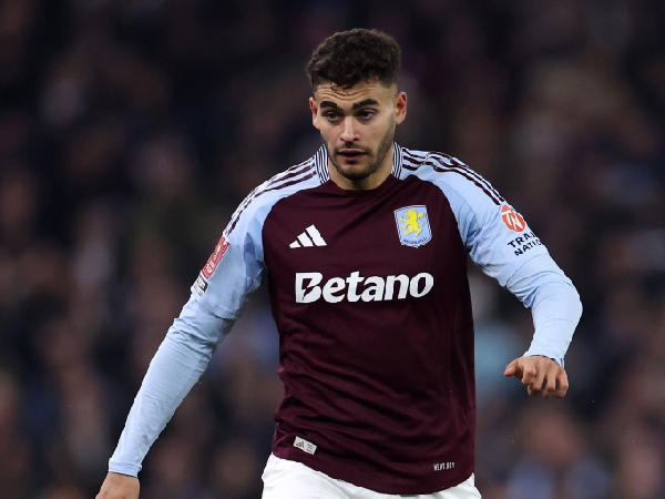 Bek Aston Villa, Andres Garcia
