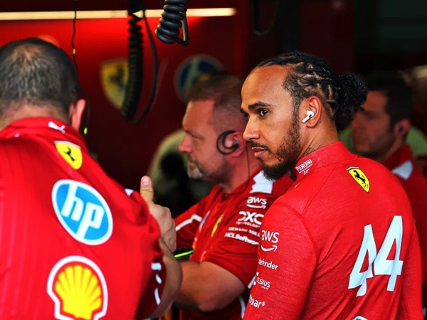 Lewis Hamilton Senang Kalah Tipis dengan Leclerc