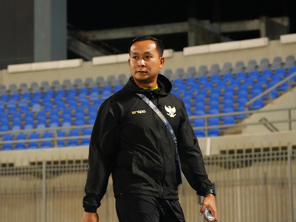 Asisten pelatih lokal timnas Indonesia, Sofie Imam