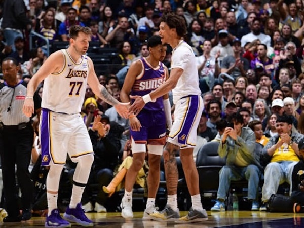 Lakers Hentikan Kekalahan Beruntun Usai Tumbangkan Suns