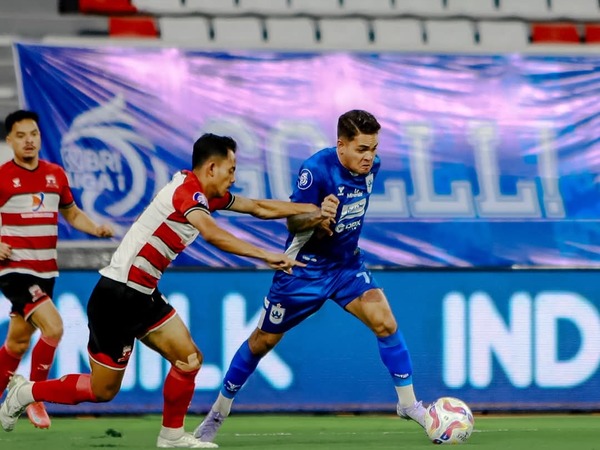 Laga PSIS Semarang kontra Madura United