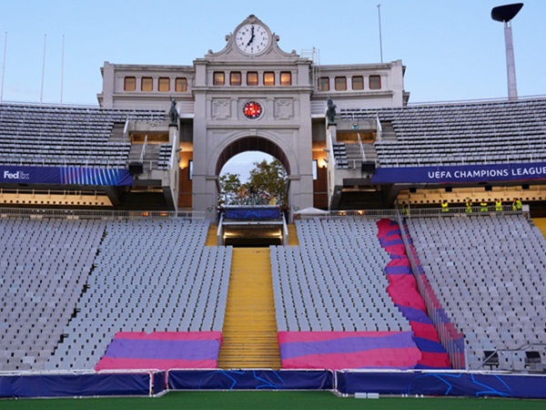 Barcelona Telah Perpanjangan Kontrak untuk Bermain di Montjuic