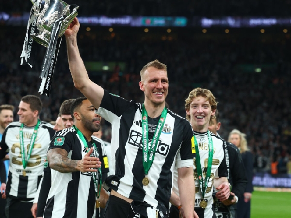Bek Newcastle United, Dan Burn