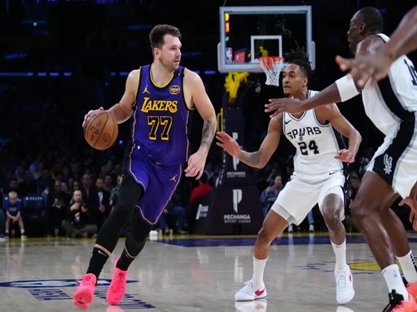 Lakers Lanjutkan Tren Kemenngan Saat Libas Spurs