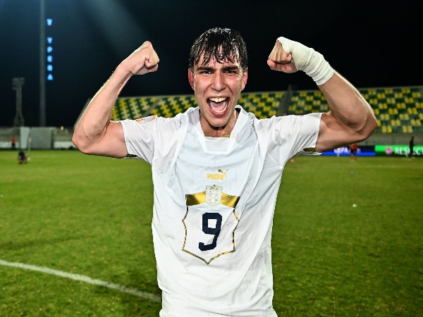 Striker incaran Lazio