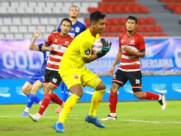 Penjaga gawang Madura United, Miswar Saputra