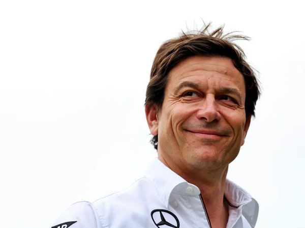 Toto Wolff Sempat Lupa Hamilton Bukan Pebalap Mercedes