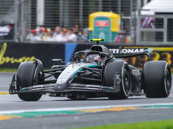 Toto Wolff puas lihat debut Kimi Antonelli bersama Mercedes.