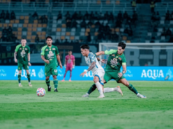 Laga Persebaya Surabaya kontra PSIS Semarang