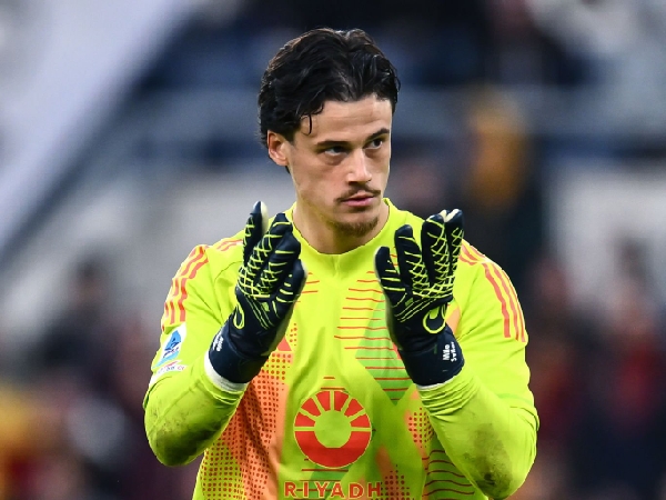 Kiper AS Roma, Mile Svilar, jadi incaran klub-klub Premier League