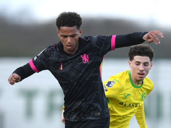 Gelandang muda Chelsea, Omari Kellyman