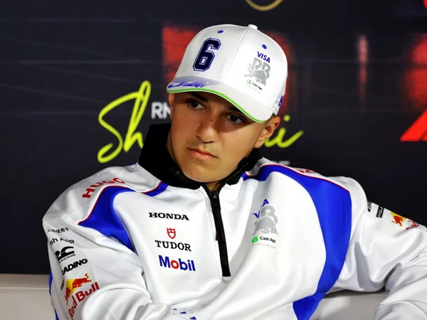 Isack Hadjar Dapat Pesan Dukungan dari Hamilton Usai GP Australia