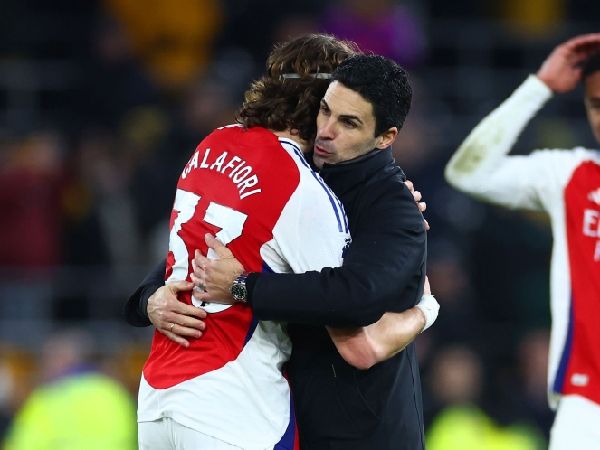 Riccardo Calafiori dan manajer Arsenal, Mikel Arteta