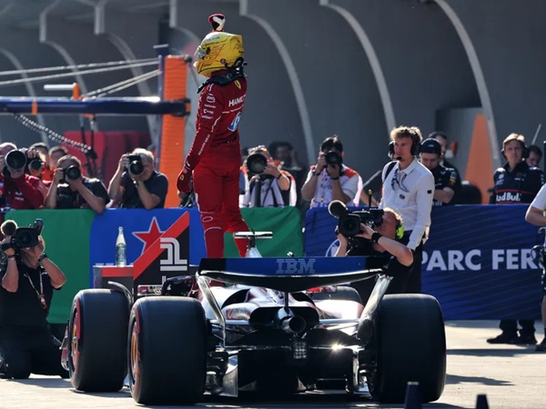 Hasil Kualifikasi F1 GP China: Hamilton Rebut Pole Perdana
