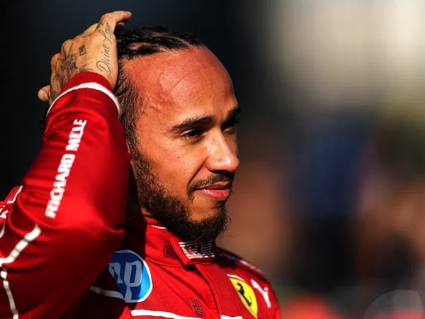 Lewis Hamilton Tercengan Usai Klaim Pole Position Perdana di GP China