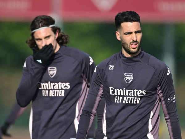 Riccardo Calafiori dan Mikel Merino