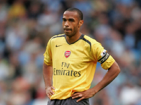 Thierry Henry meninggalkan Arsenal ke Barcelona pada 2006