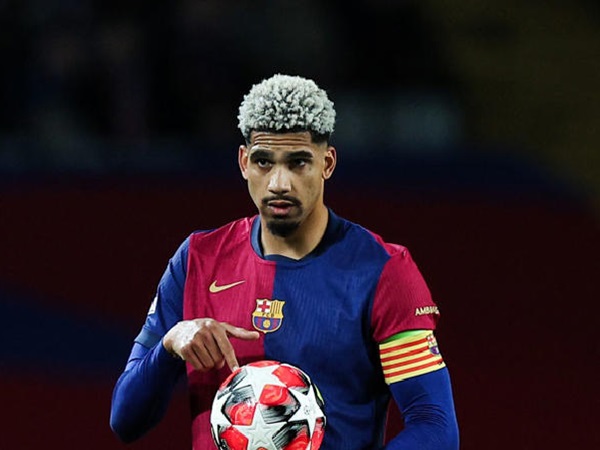 Barcelona Bisa Diperkuat Ronald Araujo Lawan Osasuna