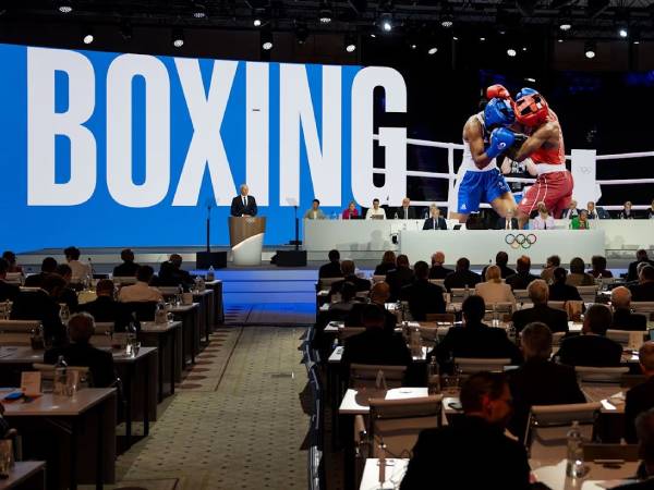 Pada Sesi IOC ke-144 di Yunani, Komite Olimpiade Internasional mengesahkan cabang tinju untuk masuk program Olimpiade 2028. (Foto: AP)