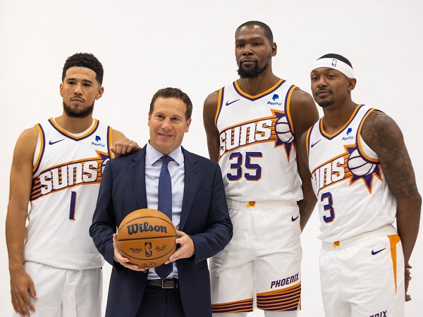 Devin Booker komentari terkait superteam yang gagal total.