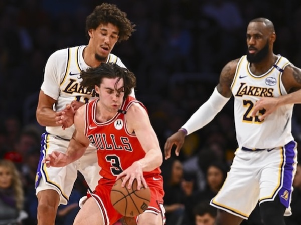 LeBron James Comeback, Lakers Dipermalukan Bulls