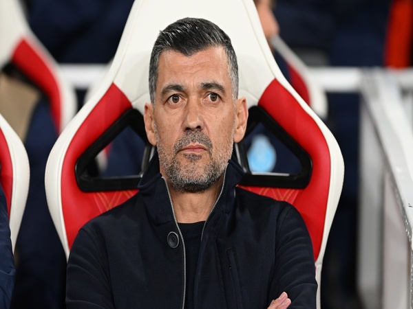 Sergio Conceicao mengaku risih masa depannya sebagai pelatih AC Milan terus dispekulasikan oleh media / via Getty Images