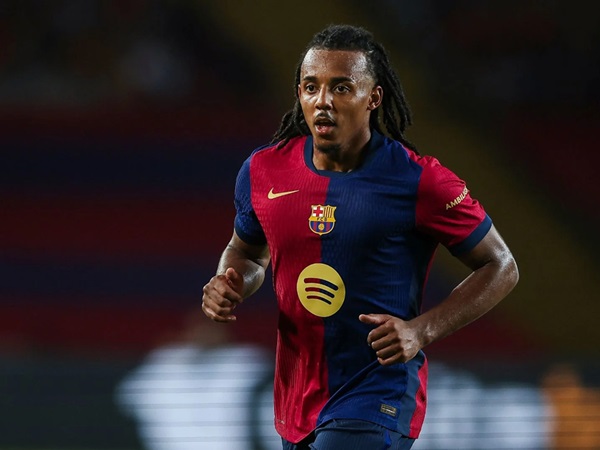 Barcelona Ingin Jadikan Jules Kounde Sebagai Bek Kanan