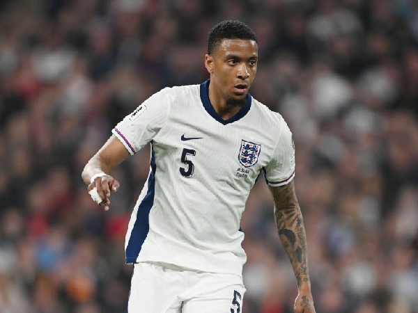 Bek Aston Villa dan Inggris, Ezri Konsa