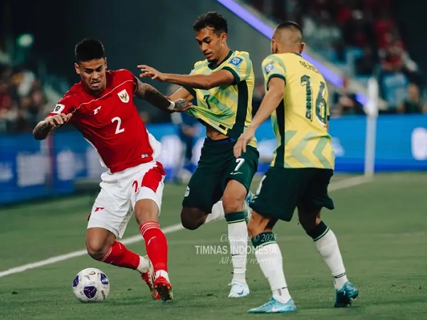 Pemain bertahan timnas Indonesia, Mees Hilgers di laga kontra Bahrain