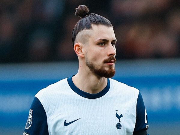 Defender Tottenham