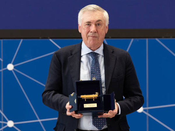 Carlo Ancelotti Bangga Dapat Penghargaan Khusus di Panchina d'Oro